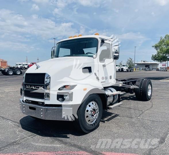 Mack MD7 Шасси с кабиной