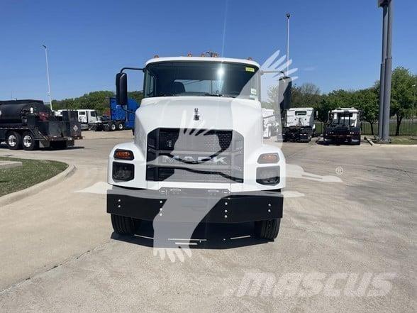 Mack MD7 Шасси с кабиной