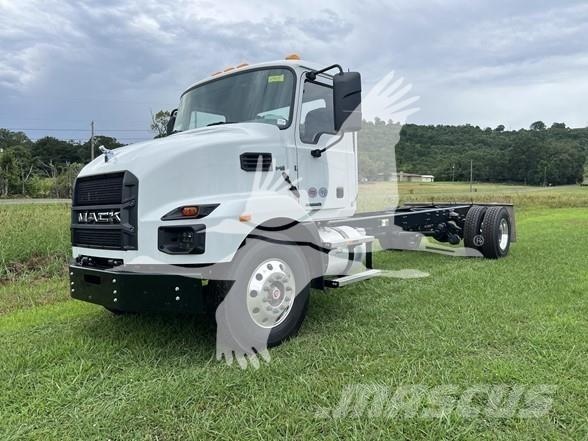 Mack MD7 Шасси с кабиной