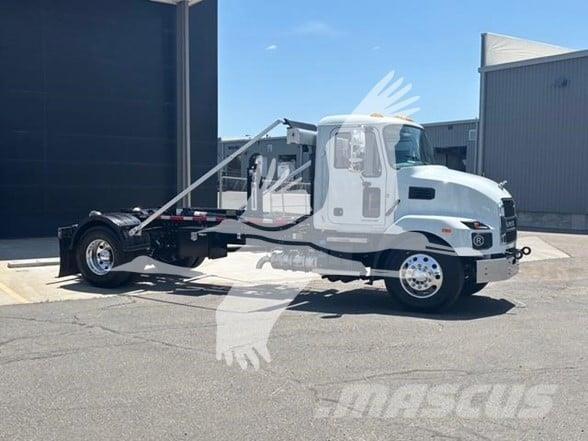 Mack MD7 Строительная техника - Другие