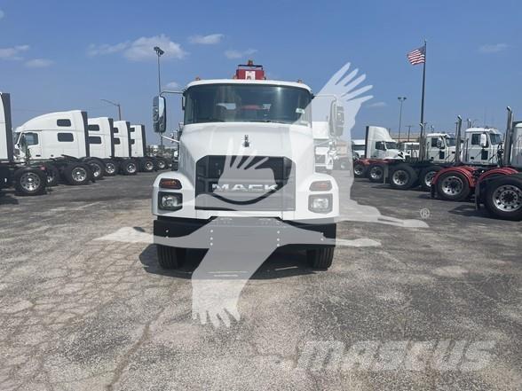 Mack MD7 Строительная техника - Другие