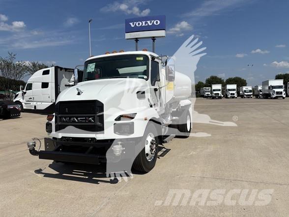 Mack MD7 Грузовики-цистерны