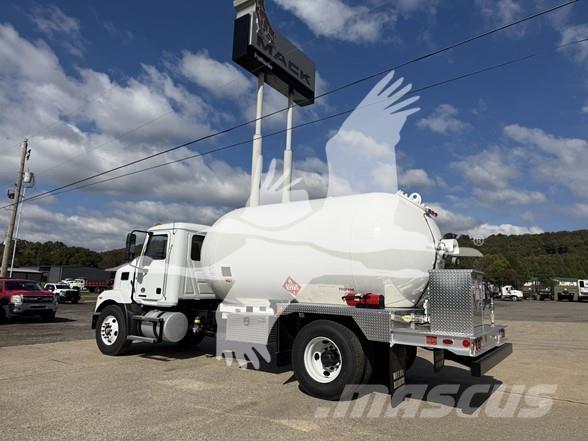 Mack MD7 Строительная техника - Другие