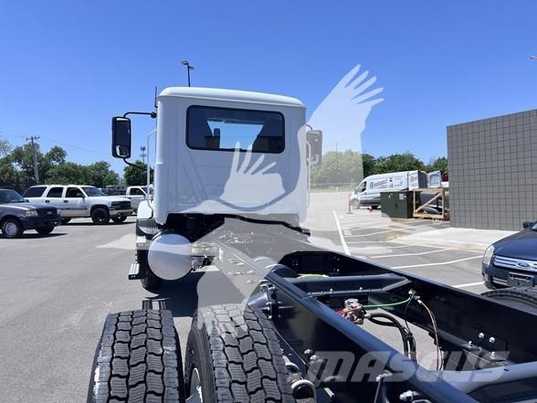 Mack MD7 Шасси с кабиной