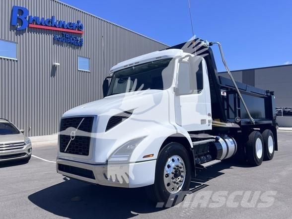 Volvo VNR64300 Грузовики-Самосвалы