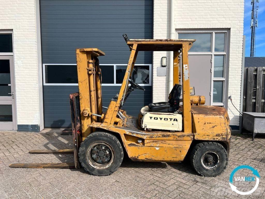Toyota 3FD30 3FD30 Дизельные погрузчики