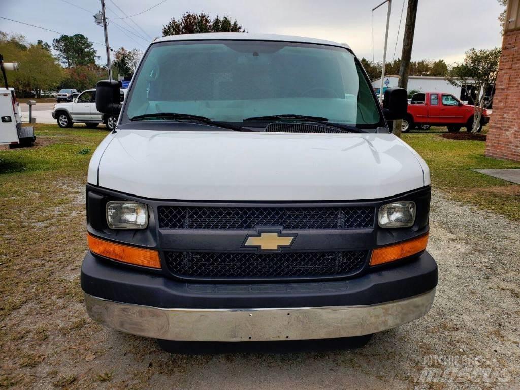 Chevrolet G3500 Изотермический фургон