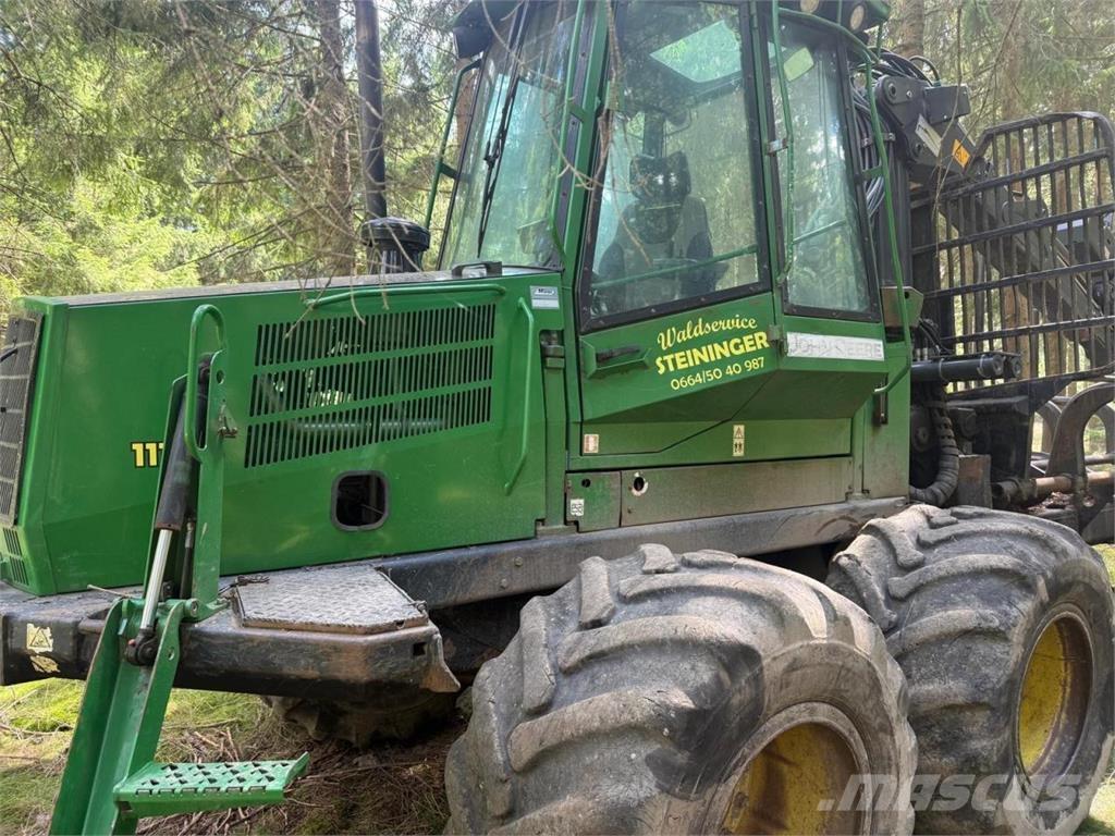 John Deere 1110 D Форвардеры