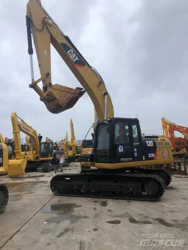 CAT 323 D Гусеничные экскаваторы