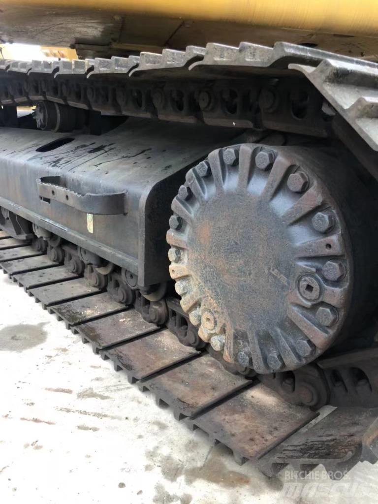CAT 323 D Гусеничные экскаваторы