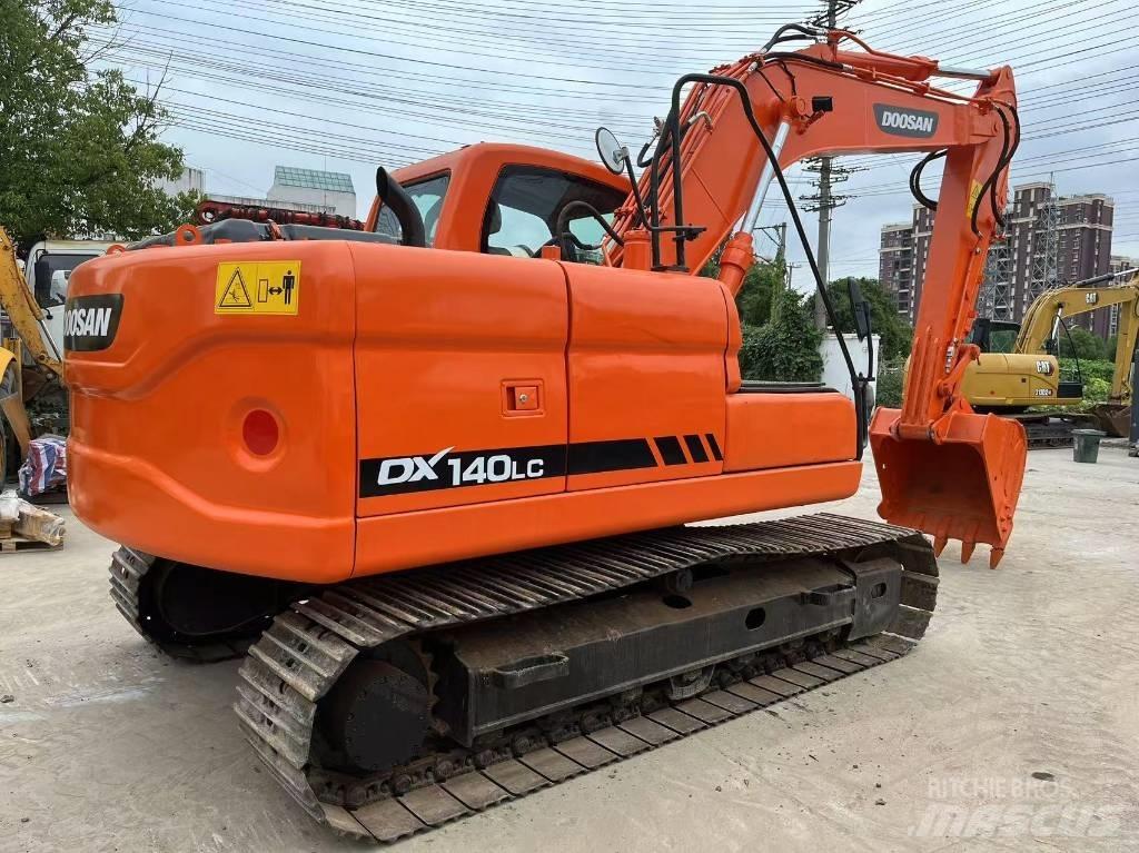 Doosan DX 140 Гусеничные экскаваторы