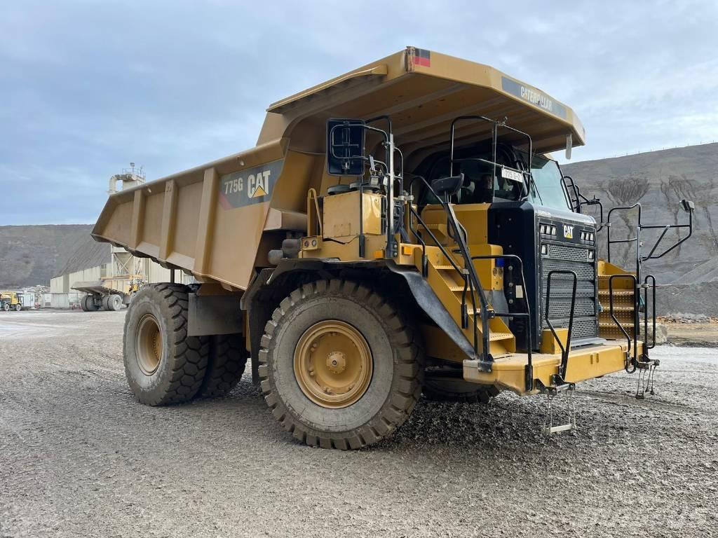 CAT 775G Карьерные самосвалы