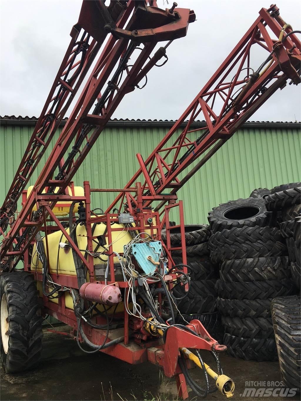 Hardi 3500 Прицепные опрыскиватели