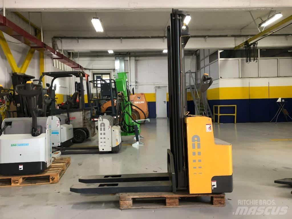 Atlet CSH 125 Самоходные электроштабелёры