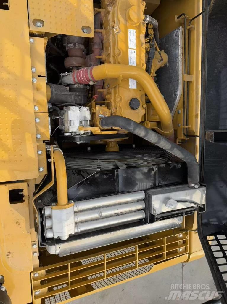 CAT 330d2 Гусеничные экскаваторы