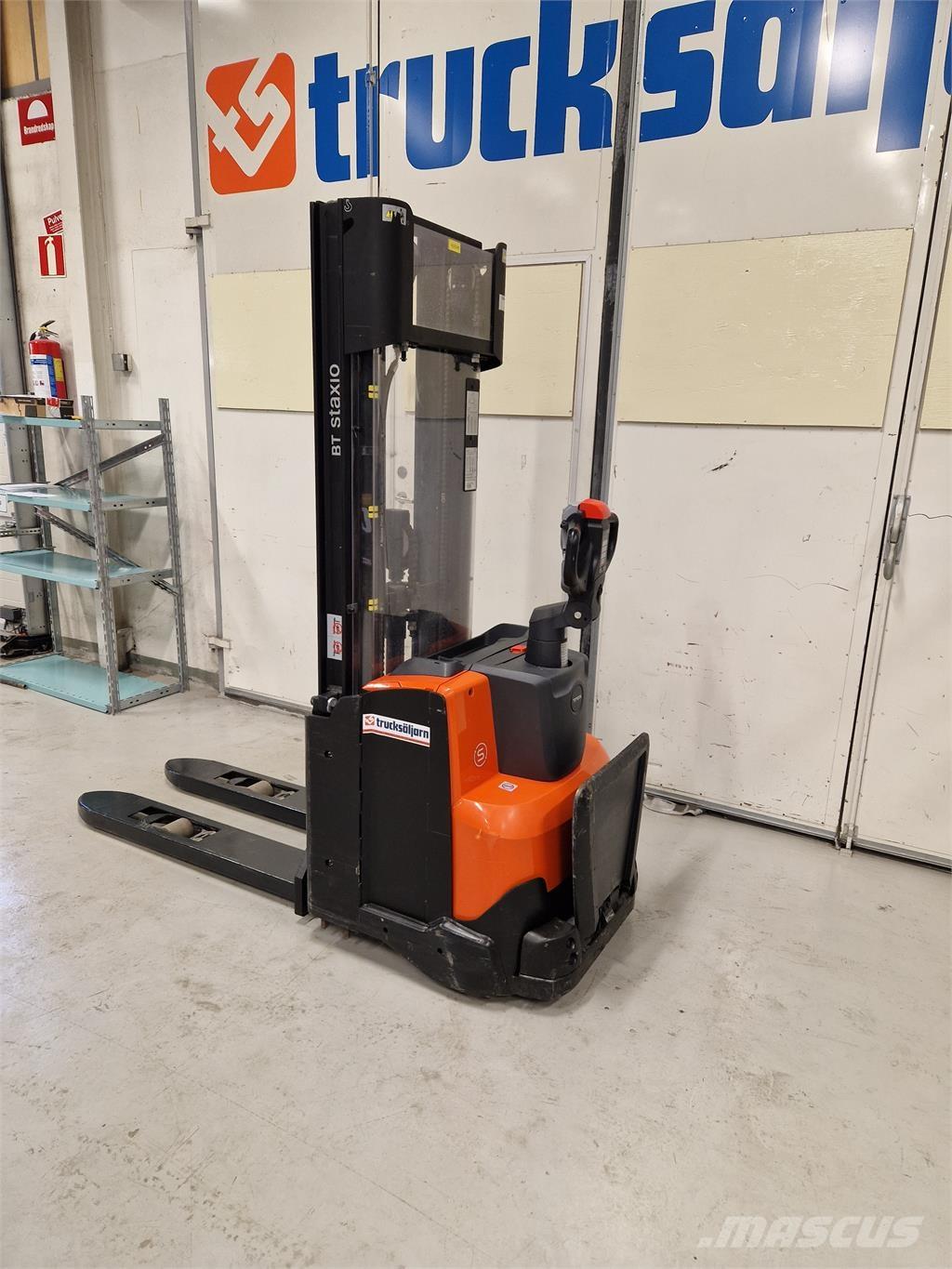 Toyota SWE120L Самоходные электроштабелёры