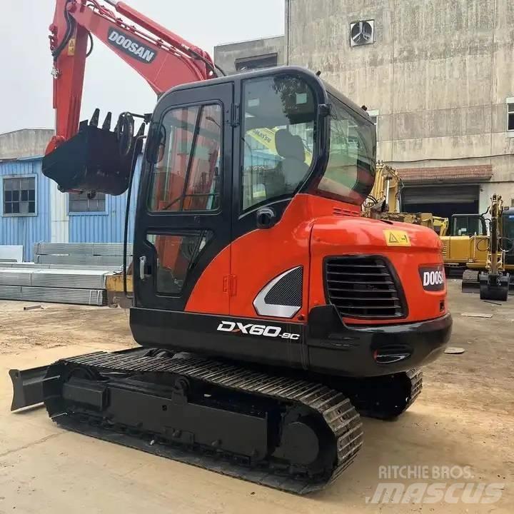 Doosan DX60 Гусеничные экскаваторы