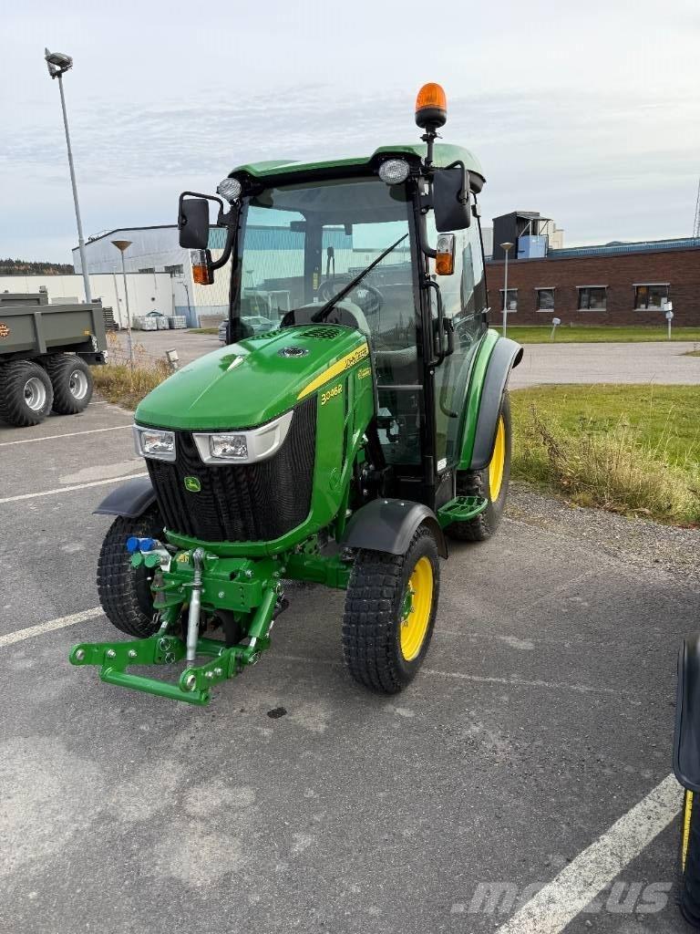John Deere 3046 R Коммунальные тракторы