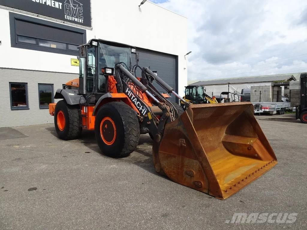 Hitachi ZW150 Фронтальные погрузчики