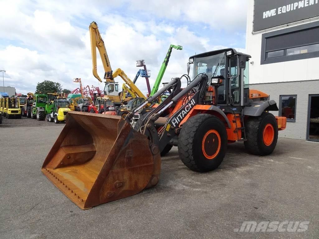 Hitachi ZW150 Фронтальные погрузчики