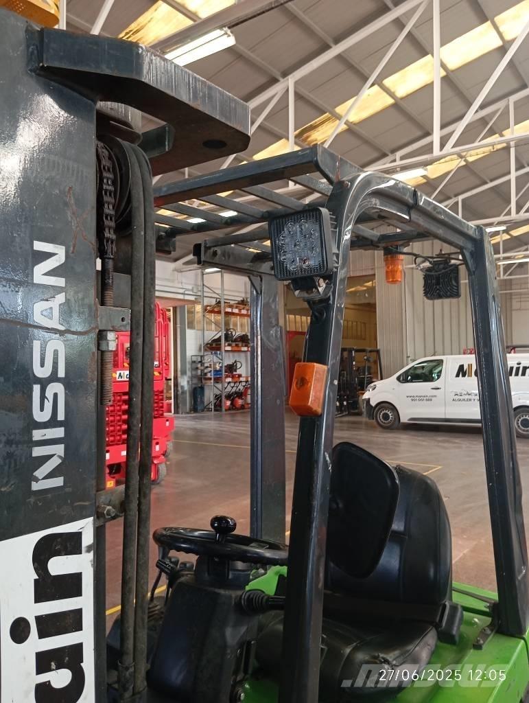 Nissan 1N1L180Q Дизельные погрузчики