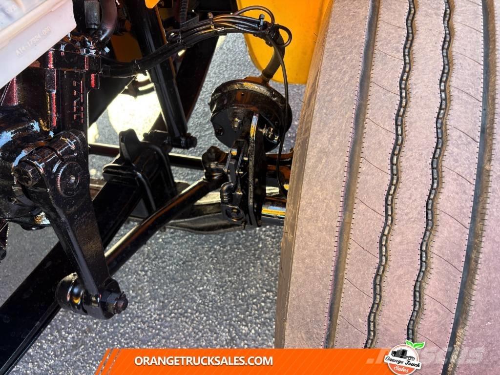 Freightliner M2 Грузовики-Фургоны