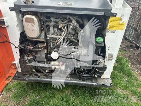 Bobcat S750 Мини-погрузчики