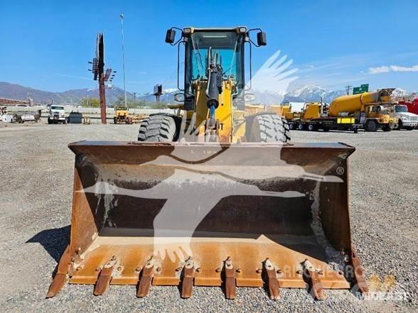 CAT 930G Фронтальные погрузчики