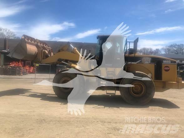 CAT 966G Фронтальные погрузчики