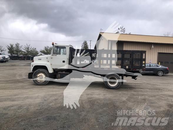 Ford L8000 Строительная техника - Другие