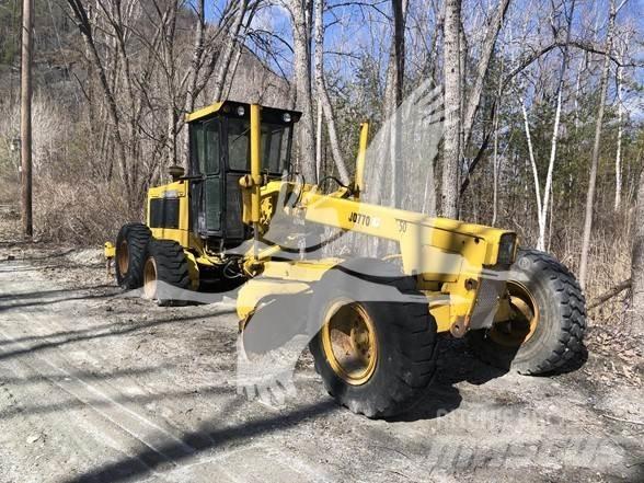 John Deere 770 Грейдеры