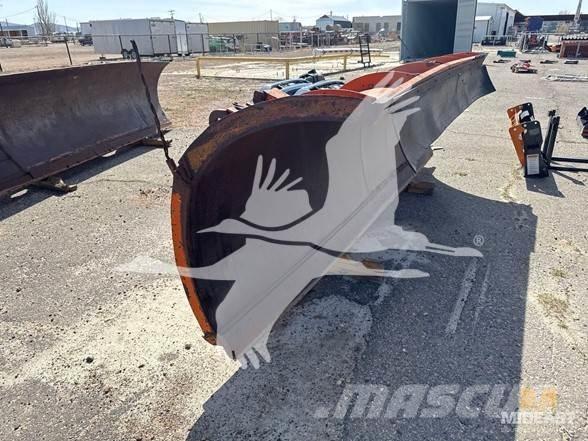  SNOW PLOW Строительная техника - Другие