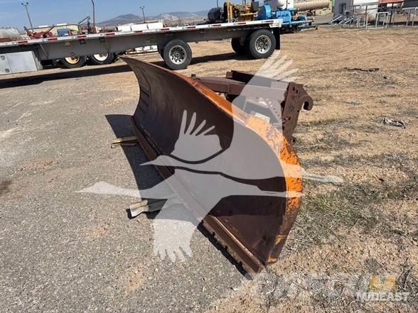  SNOW PLOW Строительная техника - Другие