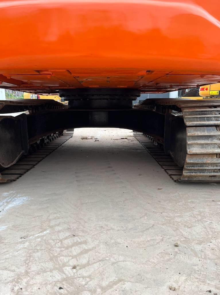Doosan DX 140 LC Гусеничные экскаваторы