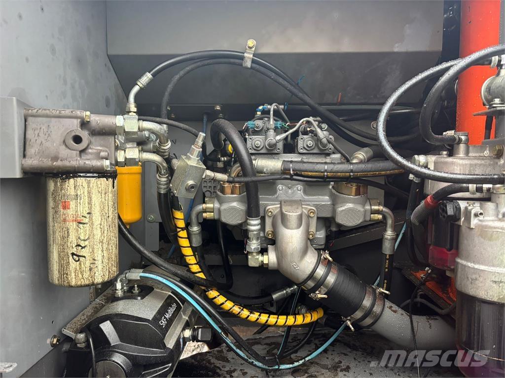 Hitachi ZX250LC-3 Гусеничные экскаваторы