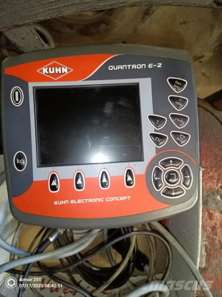 Kuhn AXIS 20.1W Разбрасыватели минеральных удобрений