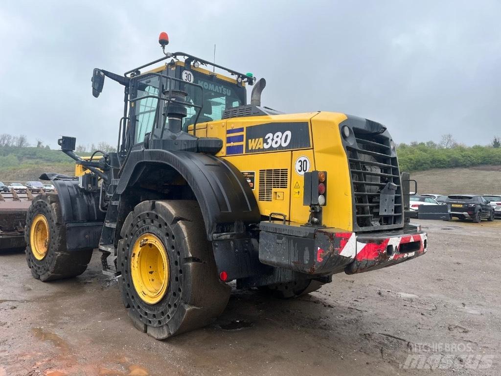 Komatsu WA380-8E0 Фронтальные погрузчики