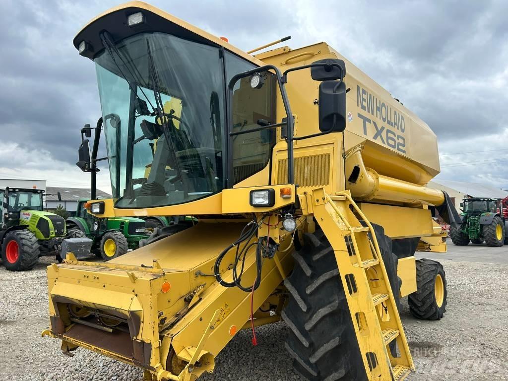 New Holland TX 62 Зерноуборочные комбайны