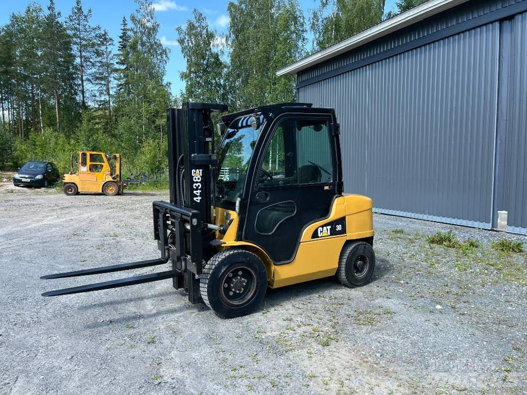 CAT DP 30 N Дизельные погрузчики