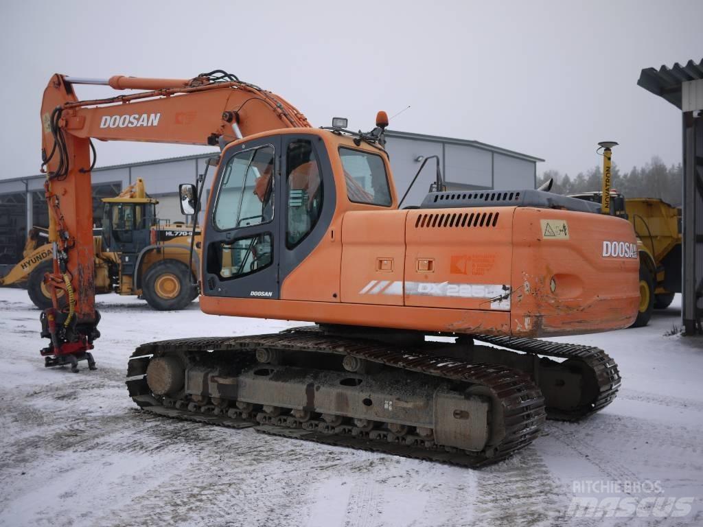 Doosan DX 225 LC Гусеничные экскаваторы