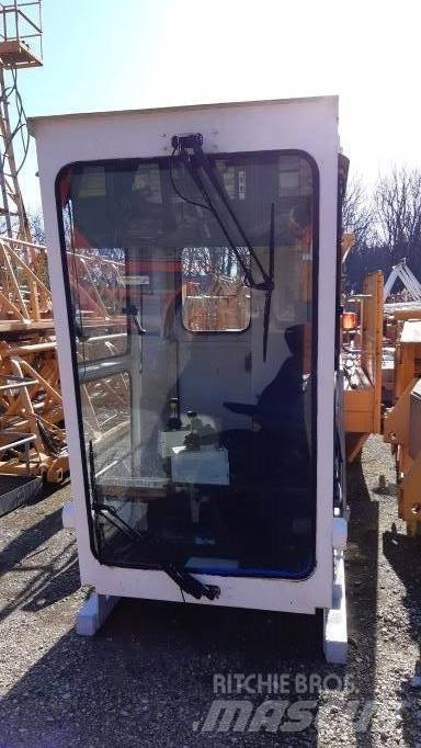 Potain MD 235 J12 Башенные краны