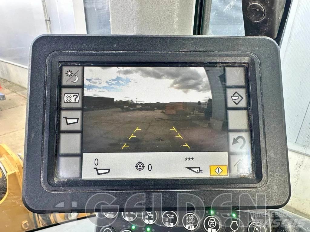 CAT 938M Фронтальные погрузчики