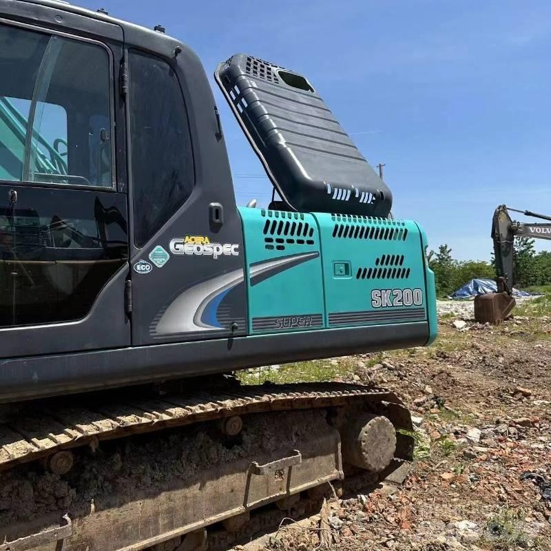 Kobelco SK 200 Гусеничные экскаваторы