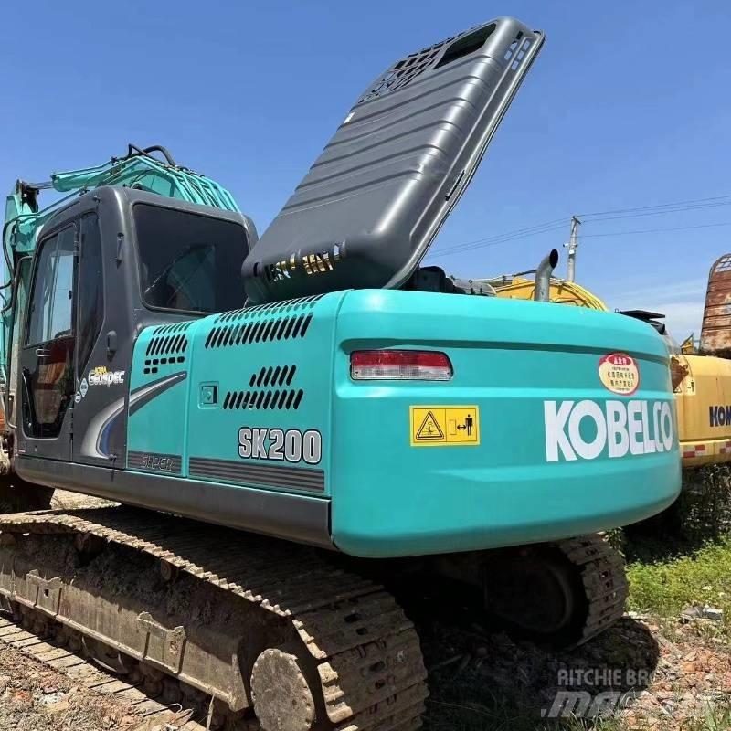 Kobelco SK 200 Гусеничные экскаваторы