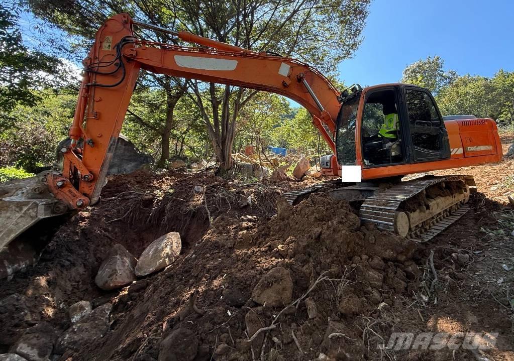 Doosan DX 220 LCA Гусеничные экскаваторы