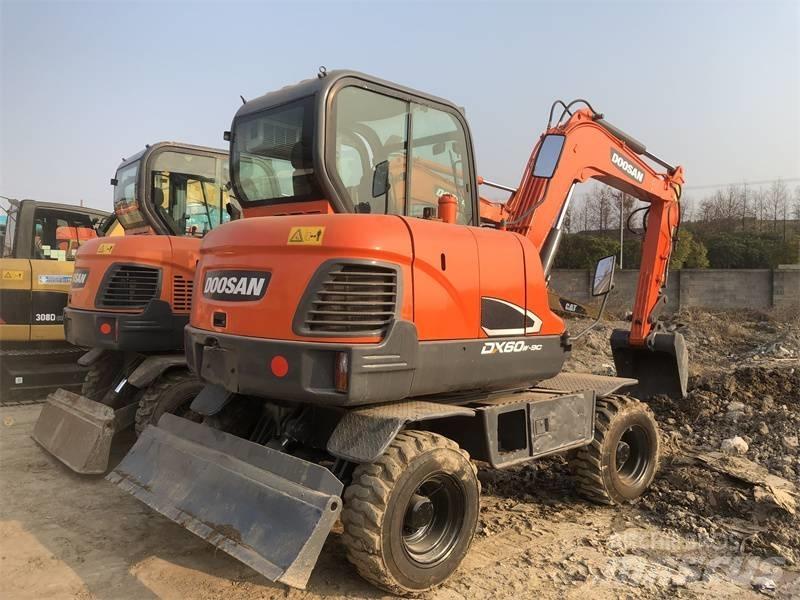 Doosan DX60 Гусеничные экскаваторы