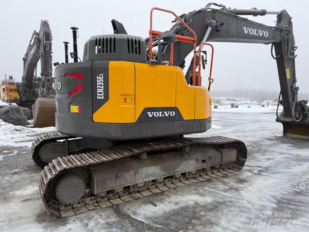 Volvo EC 235 EL Гусеничные экскаваторы