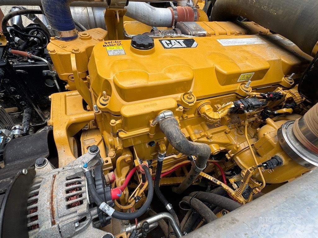 CAT 730 Шарнирно-сочленённые самосвалы