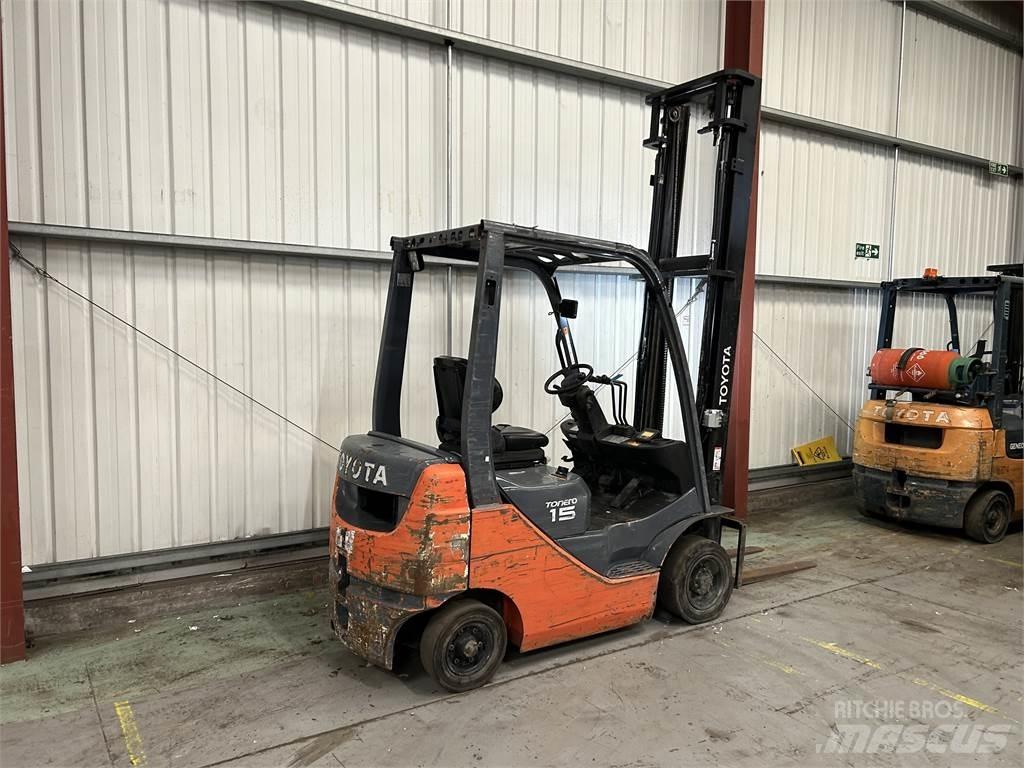 Toyota 02-8FDF15 Дизельные погрузчики