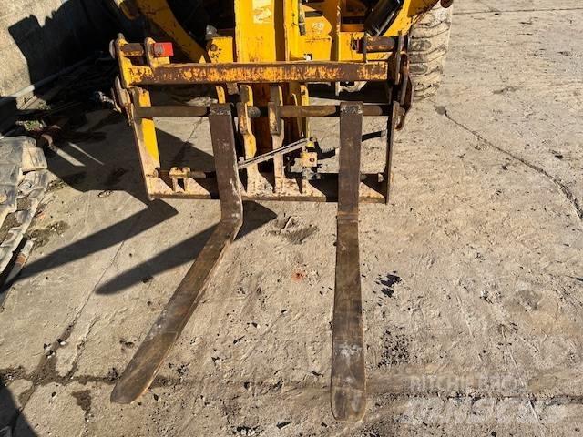 JCB 535-140 Телескопические погрузчики